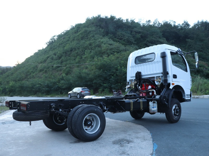 Dongfeng EQ1080 chassis.
